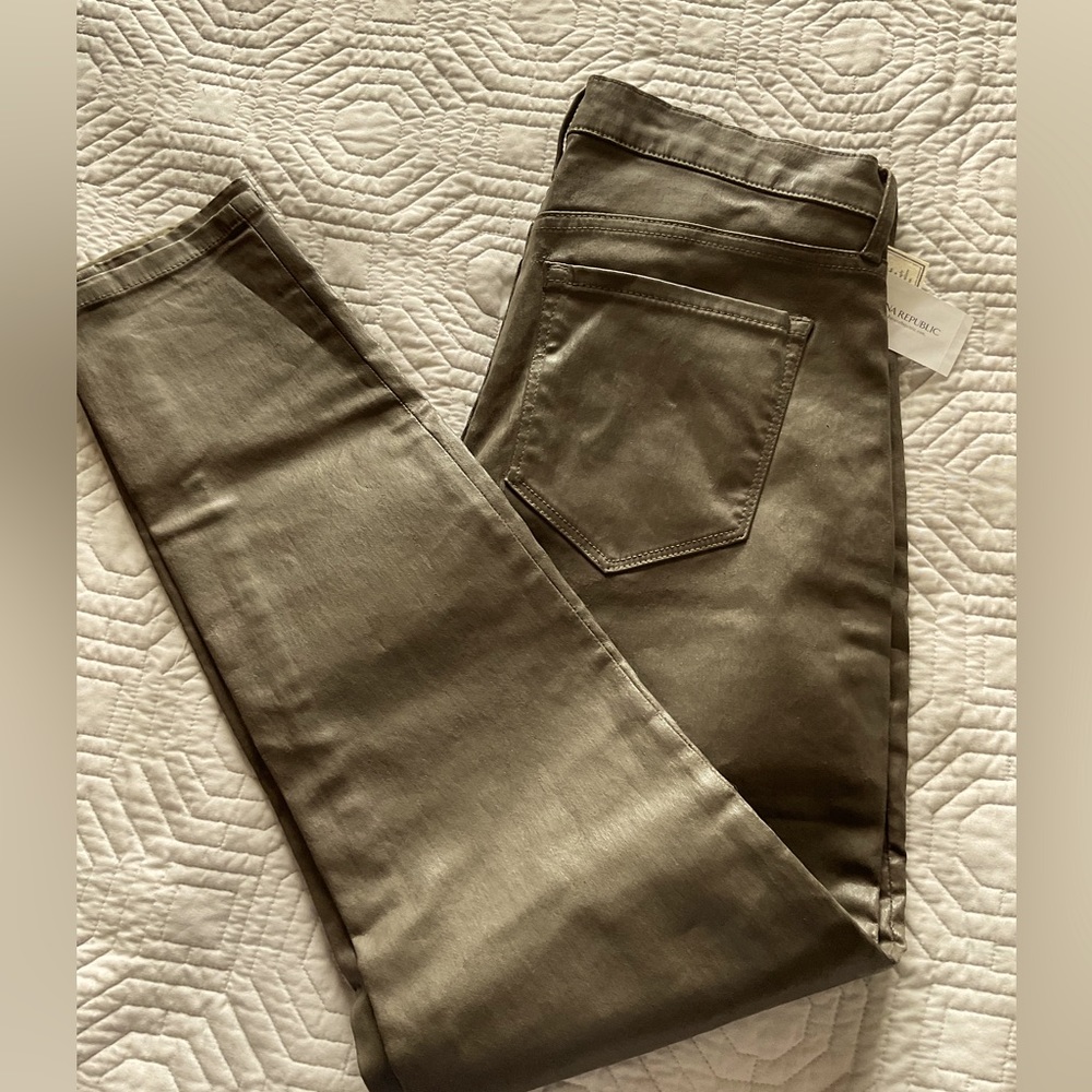 Banana Republic - Olive coated skinnies
